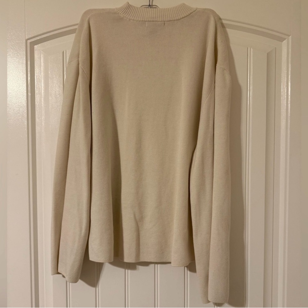 H&M Sweater - Picture 2 of 2